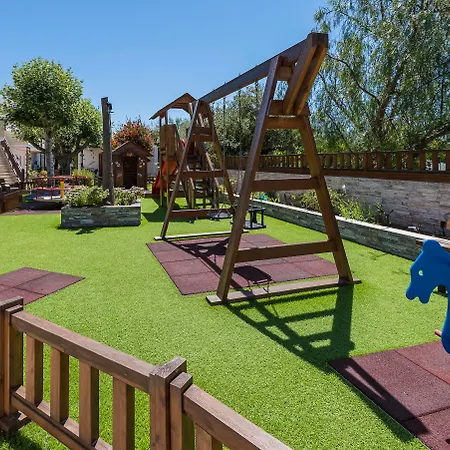 מלון Gaia Garden