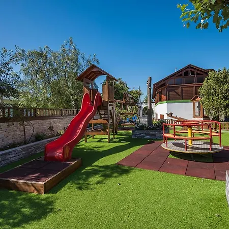 מלון Gaia Garden