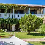 Gaia Garden Hotell 3*