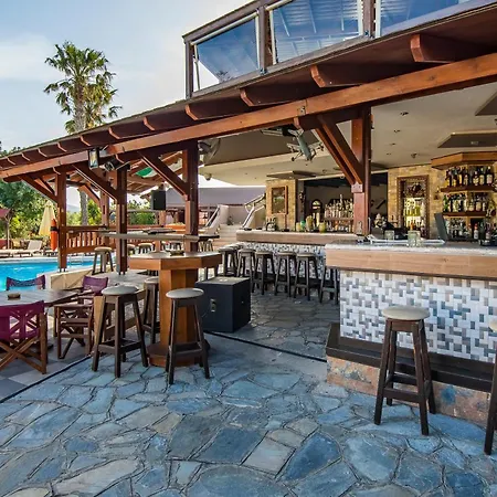 Gaia Garden 3* コス・タウン