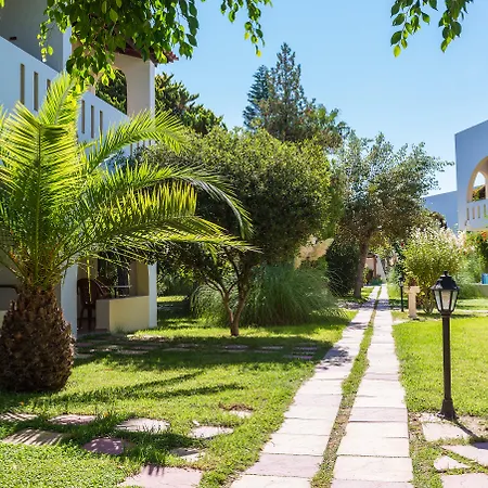 Gaia Garden فندق 3*