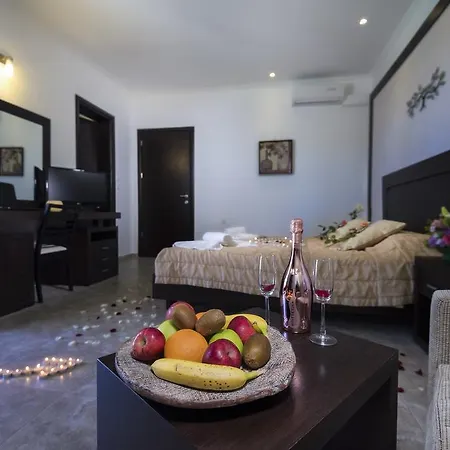 فندق Gaia Garden 3*